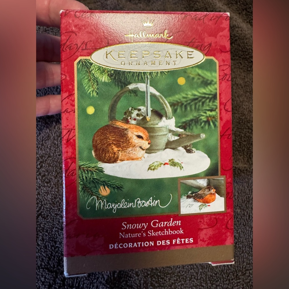Hallmark Keepsake Ornament - Nature's Sketchbook with Brown and White Pet